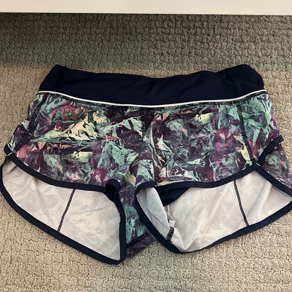 Great Lululemon shorts! I absolutely love this pattern.